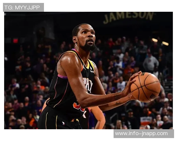 戈贝尔罚球失误频频杜兰特无奈露出搞笑表情引发热议