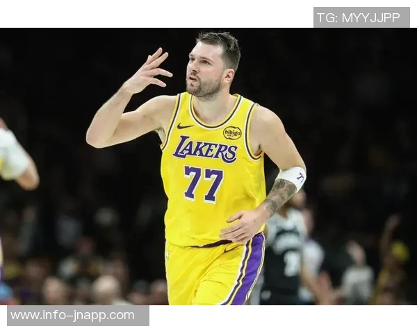 湖记:詹姆斯本赛季球权使用率创生涯新低东契奇则迎来使用率新高 湖记:詹姆斯本赛季球权使用率创生涯新低东契奇则迎来使用率新高