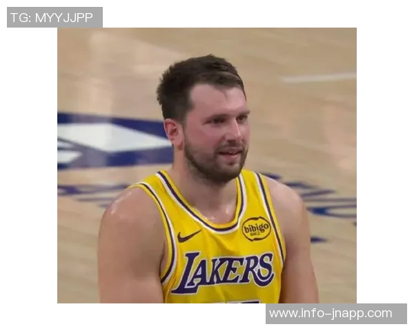 东契奇谈背靠背对阵詹姆斯的挑战强调詹姆斯对比赛的热爱与执着